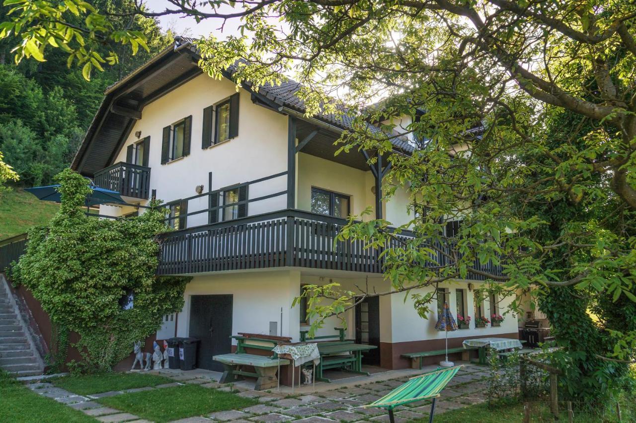 Apartments Zakrasnik Шкофья-Лока Экстерьер фото
