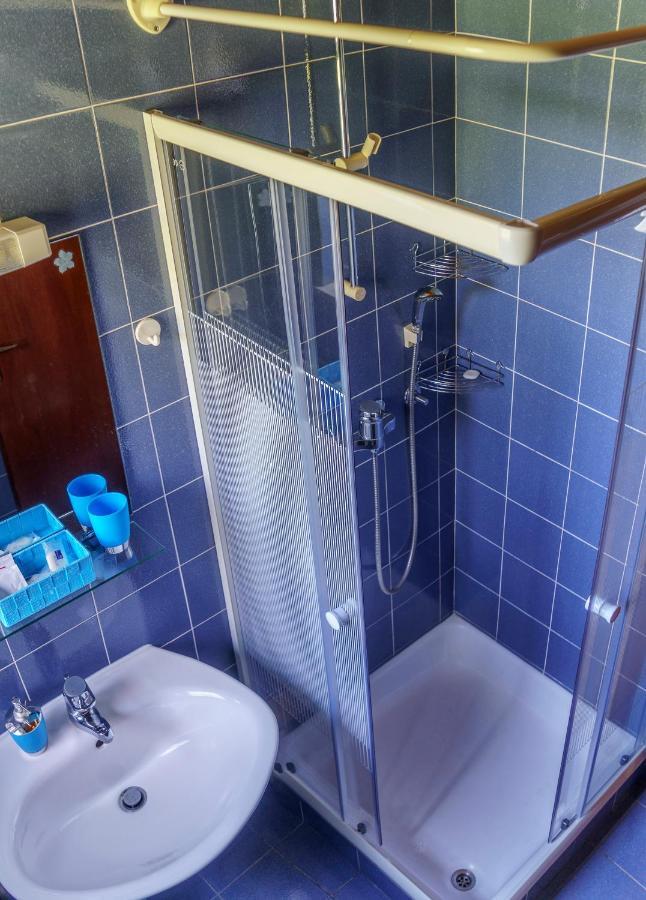 Apartments Zakrasnik Шкофья-Лока Экстерьер фото