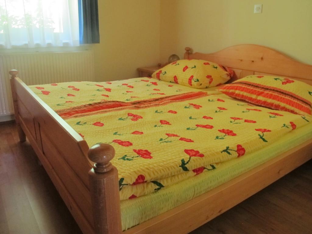 Apartments Zakrasnik Шкофья-Лока Номер фото