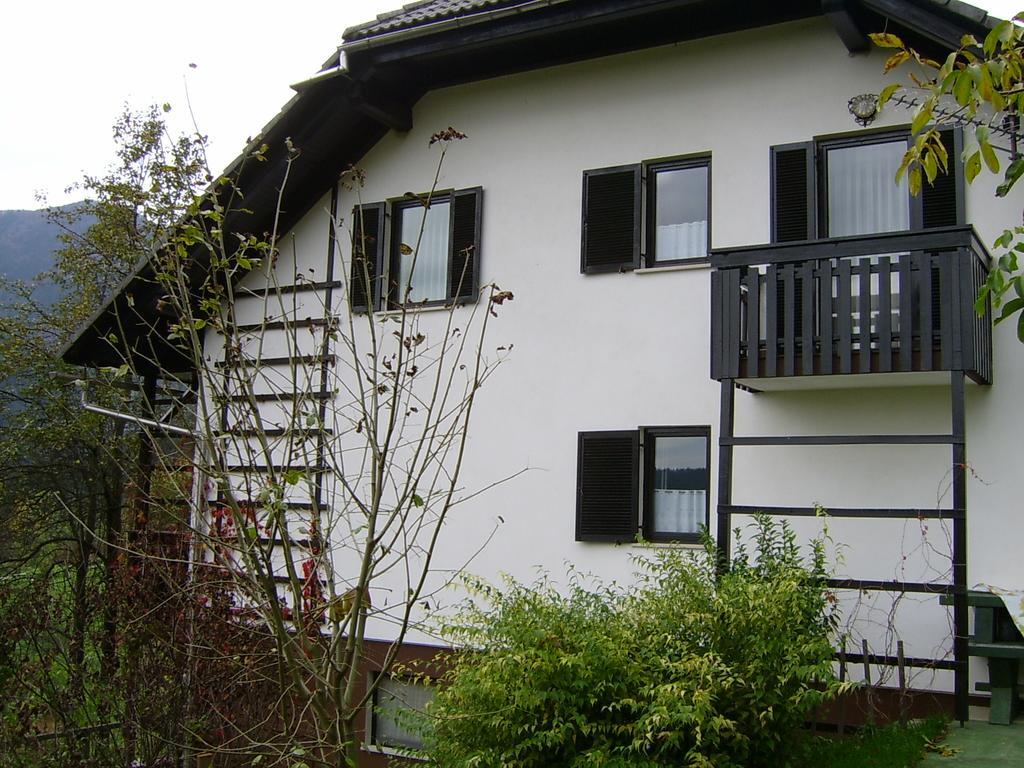 Apartments Zakrasnik Шкофья-Лока Номер фото