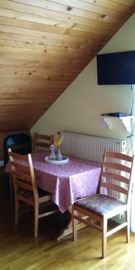 Apartments Zakrasnik Шкофья-Лока Экстерьер фото